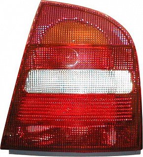 P zadné svetlo SEDAN [-08/00]