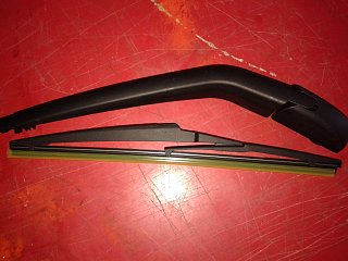 Zadný stierač Fiat freemont rok výroby 2011 dĺžka 350mm