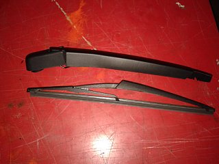 Zadný stierač Fiat punto evo rok výroby 09-12 dĺžka 305mm