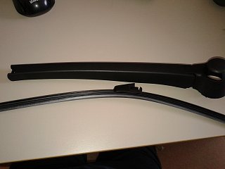 Zadný stierač s ramienkom VW Tiguan rok výroby 07-11 dĺžka 340mm