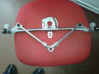 Mechanizmus predných stieračov Audi A3 rok výroby 96-vyššie  1J1955603A